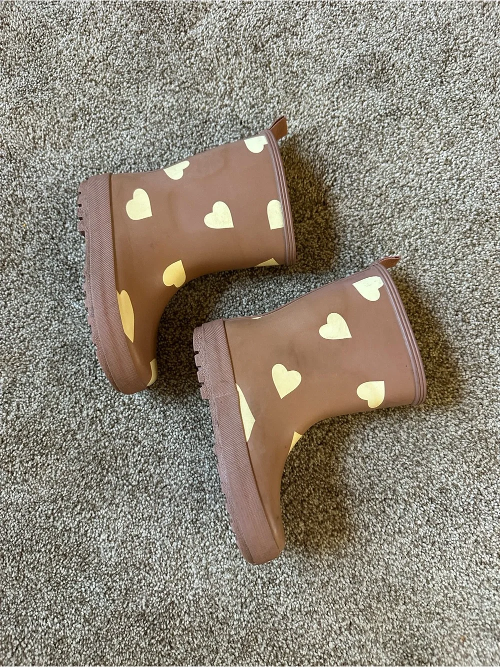 Zara Brown Kids Rain Boots with Cream Heart Print